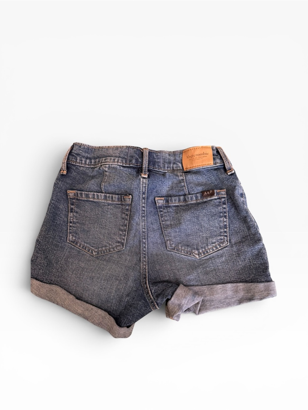 Abercrombie & Fitch ‘mini mom’ high-rise, Blue Rolled-Hem Denim Shorts - GIRLS - Picture 2 of 3
